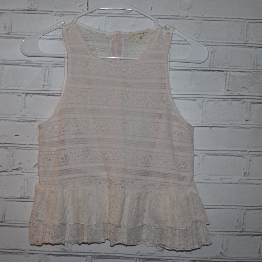 🤍 L.A. Hearts Lace Ruffle‑Hem Tank Top · XS